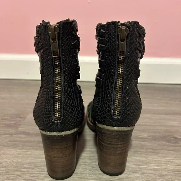 Freebird Black Braided Heeled Boots - Picture 3 of 8